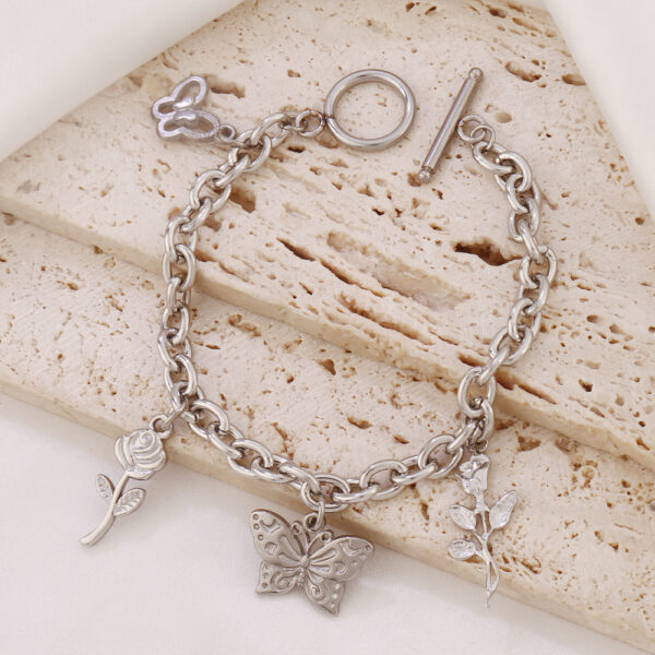 Retro Flower Butterfly Bracelet, Stainless Steel 18K Gold  Plated.